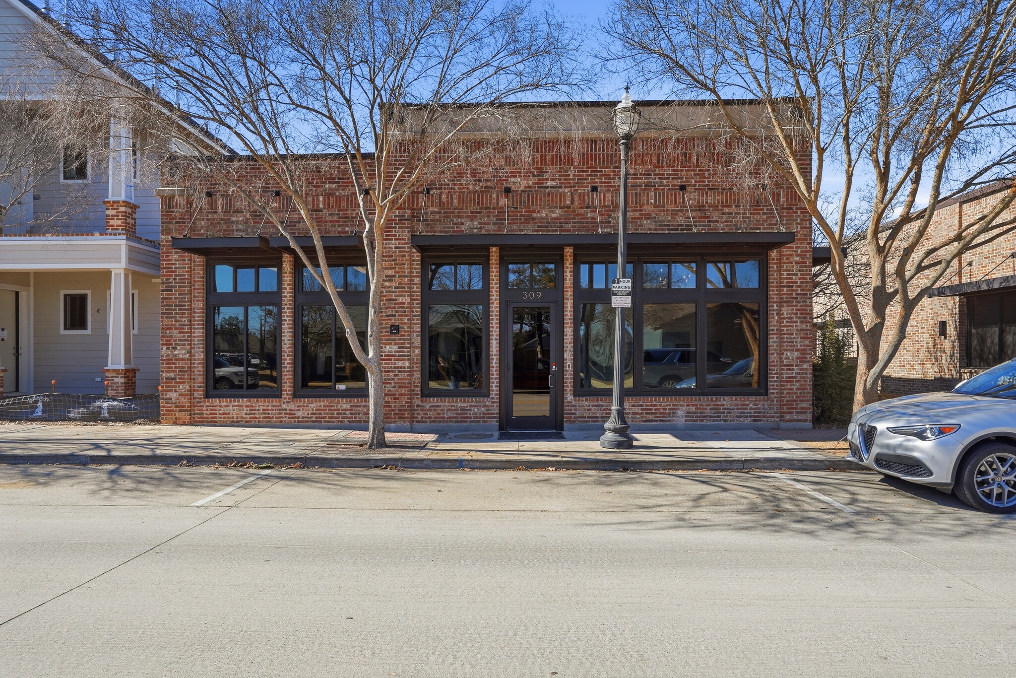 309 N Oak St, Roanoke, TX à vendre Photo principale– Image 1 sur 18