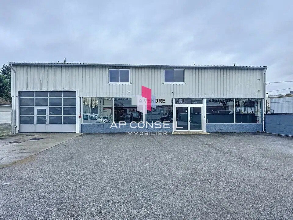 Bureau dans Coignières à louer Photo de l’immeuble– Image 1 sur 5