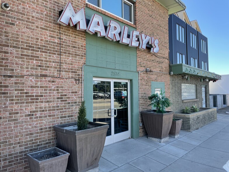 2574 S Broadway, Denver, CO à louer - Photo de l’immeuble – Image 2 sur 5
