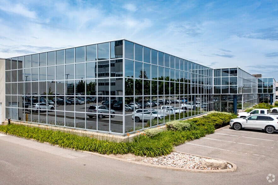 81-95 Granton Dr, Richmond Hill, ON à louer - Photo de l’immeuble – Image 2 sur 4