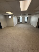 122 N Court St, Marysville, OH à vendre Photo intérieure– Image 2 sur 3