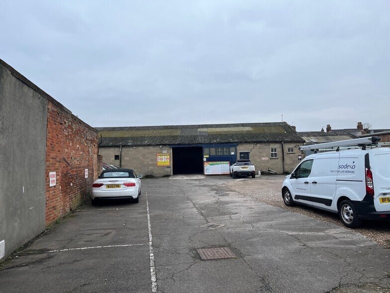 102 Magdalen St, Colchester à vendre - Photo de l’immeuble – Image 2 sur 4