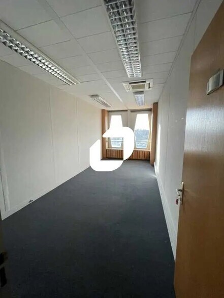 Bureau dans Thiais à louer - Photo intérieure – Image 3 sur 9