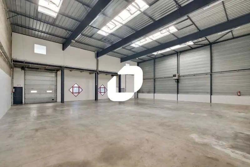 65 Avenue Georges Politzer, Élancourt à louer - Photo de l’immeuble – Image 3 sur 15