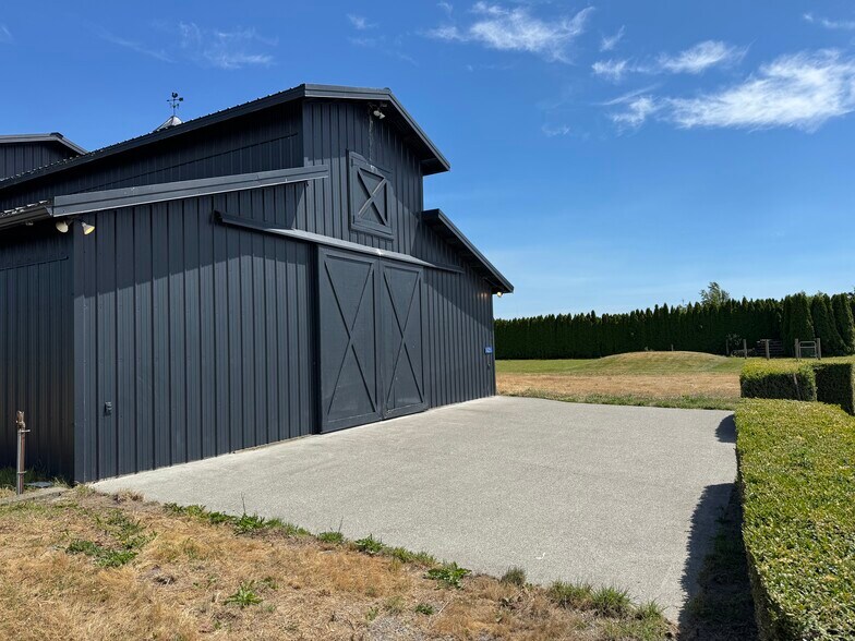 14285 Laconner Whitney rd, Mount Vernon, WA à louer - Photo de l’immeuble – Image 3 sur 33