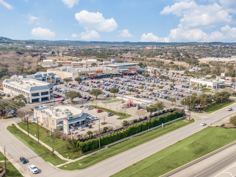 24165 W IH-10, San Antonio, TX à louer - Photo de l’immeuble – Image 2 sur 21