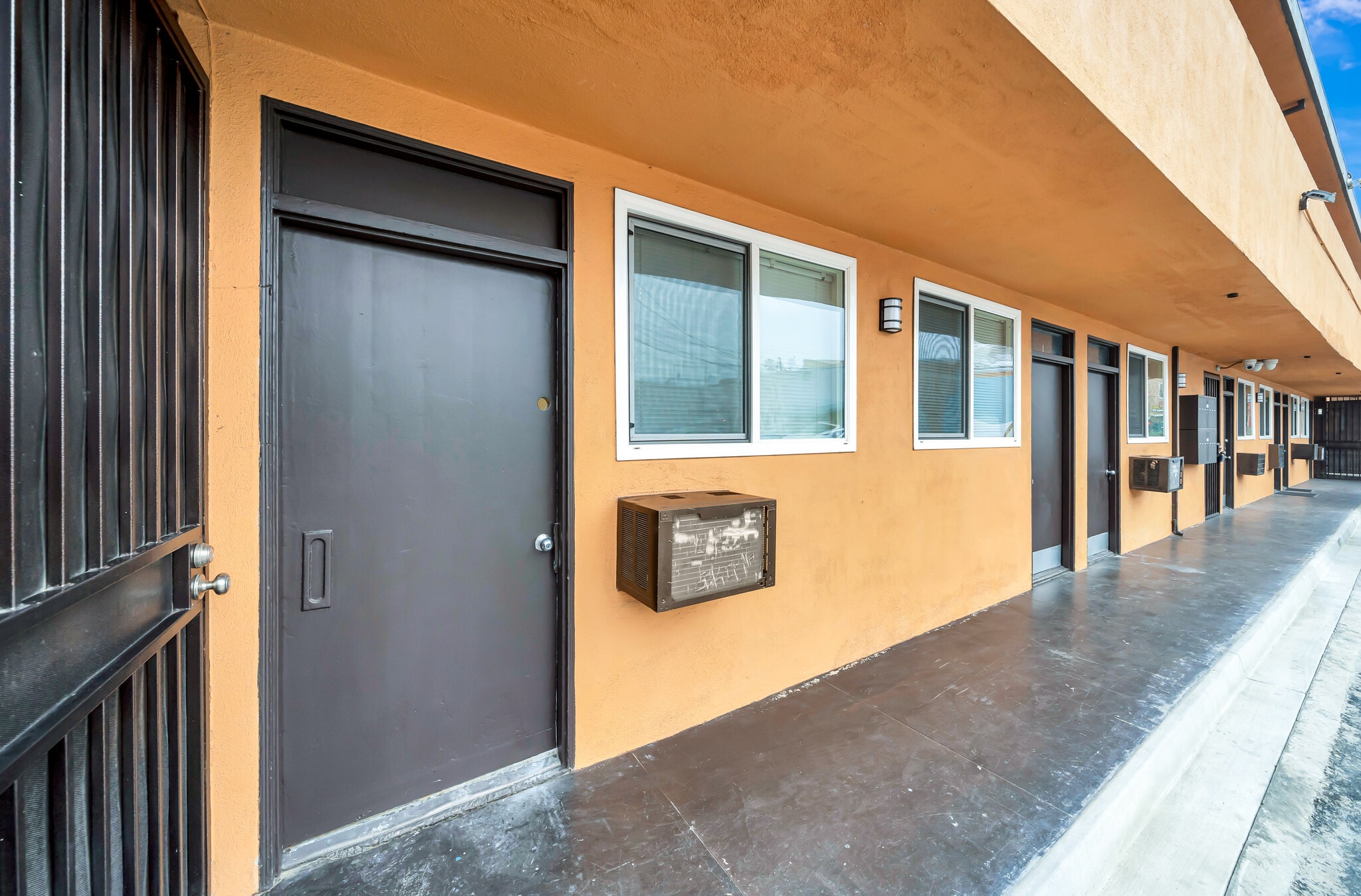 4914 Lankershim Blvd, North Hollywood, CA à louer Photo de l’immeuble– Image 1 sur 7