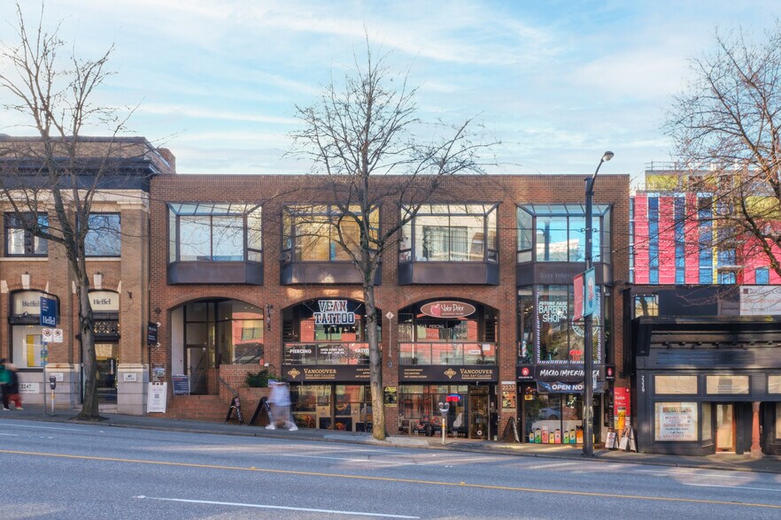 2235 Granville St, Vancouver, BC à louer - Photo de l’immeuble – Image 1 sur 1
