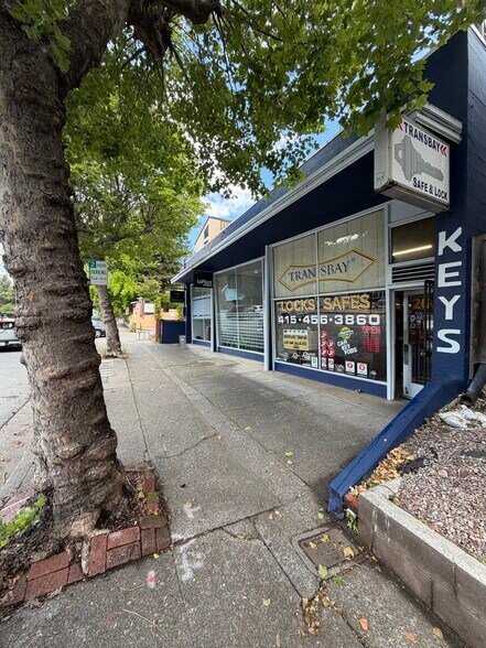 2020 4th St, San Rafael, CA à vendre - Photo de l’immeuble – Image 2 sur 18