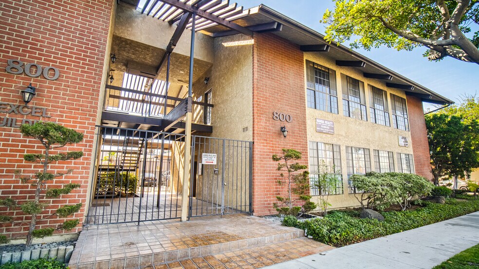 800 E Wardlow Rd, Long Beach, CA à vendre - Photo de l’immeuble – Image 2 sur 39