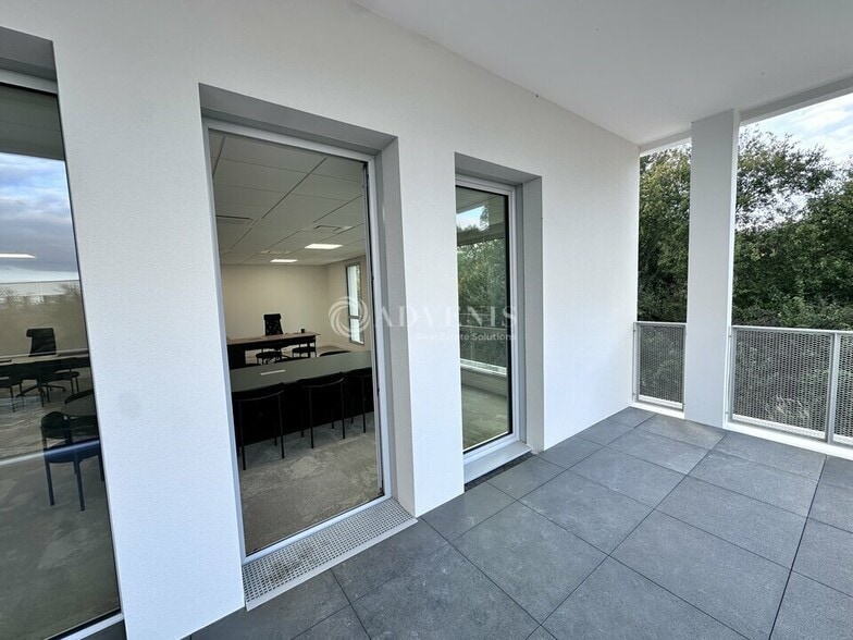 Bureau dans Serris à vendre - Photo de l’immeuble – Image 2 sur 9