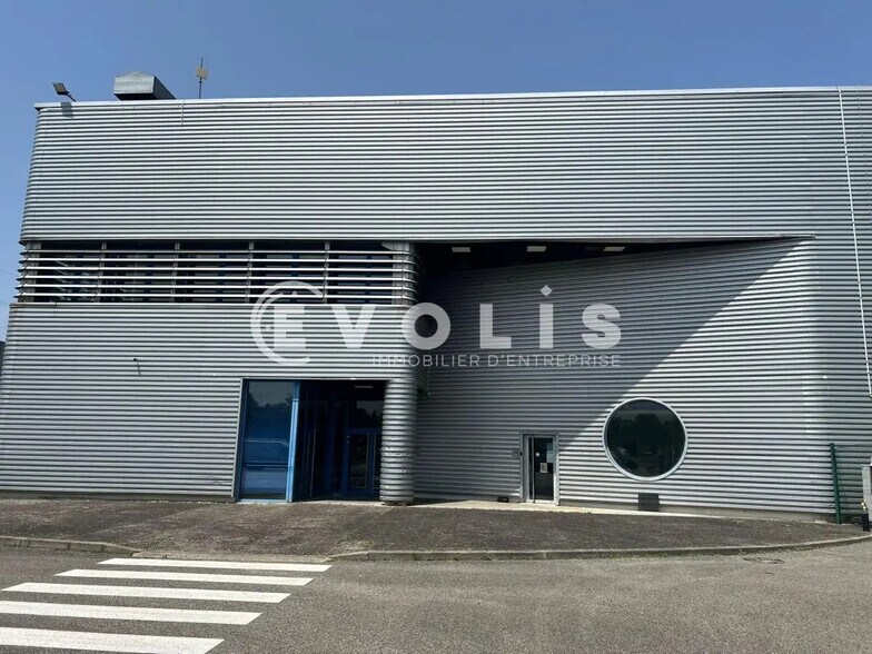 Industriel/Logistique dans Vaulx-Milieu à louer - Photo de l’immeuble – Image 2 sur 18