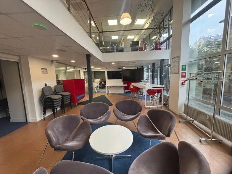 1 Rue Eugène Eichenberger, Puteaux à louer - Photo de l’immeuble – Image 3 sur 14