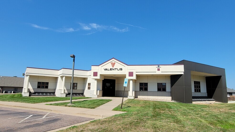 3900 W 53rd St, Sioux Falls, SD à vendre - Photo principale – Image 1 sur 17