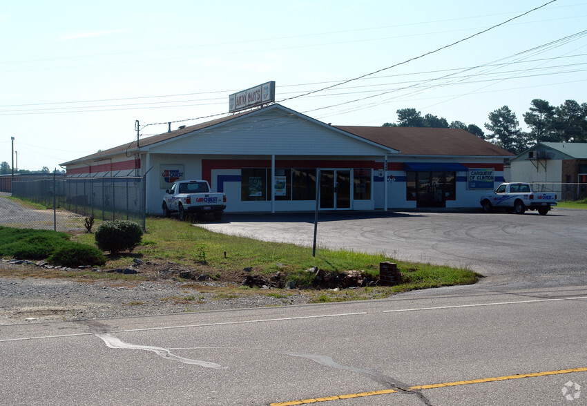1524 Hobbton Hwy, Clinton, NC à vendre - Photo de l’immeuble – Image 2 sur 2