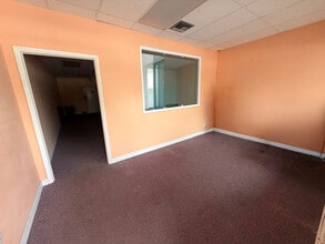 230 S Cypress Rd, Pompano Beach, FL à louer Photo intérieure– Image 2 sur 3