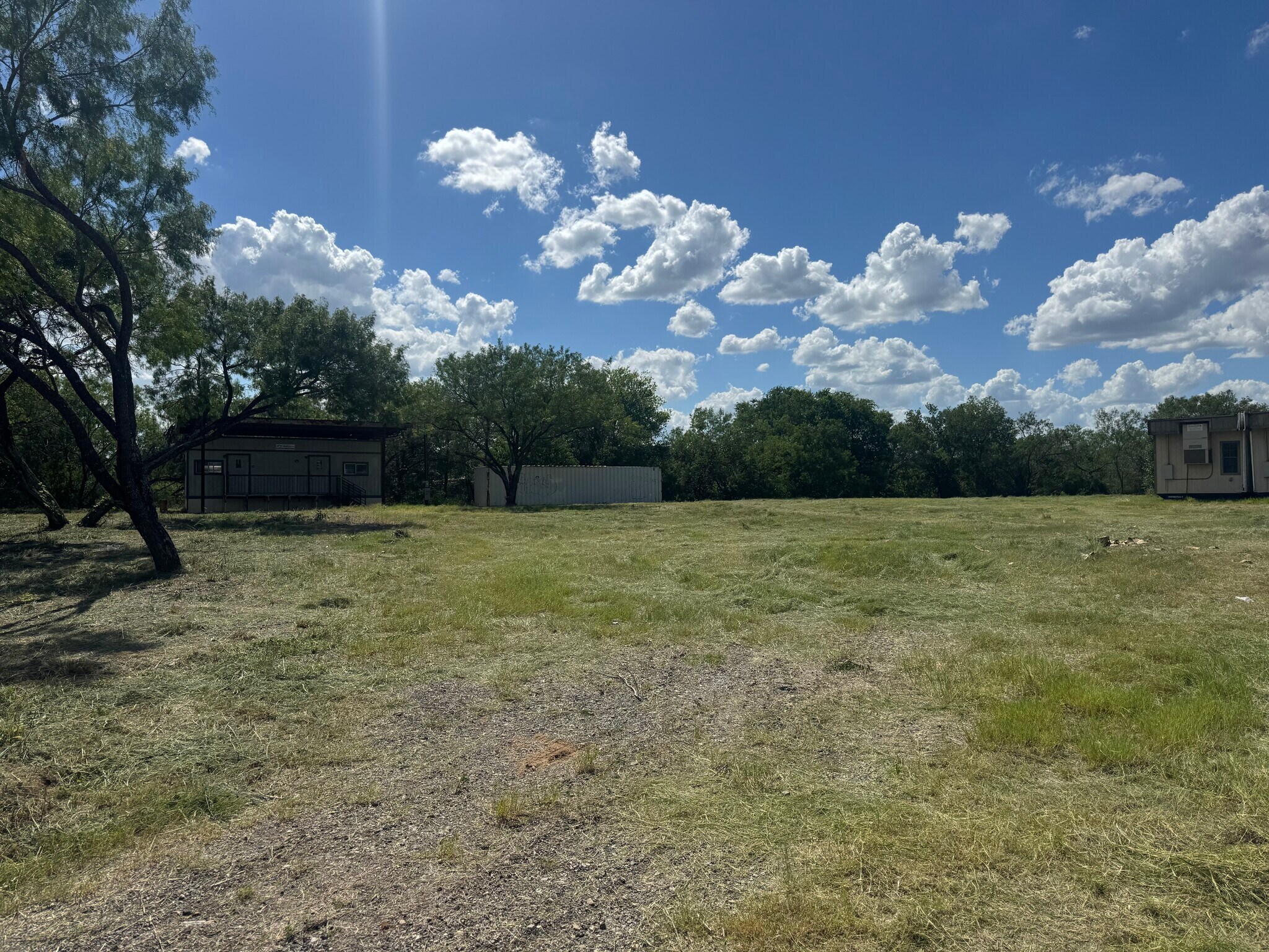 10543 Hwy 87, Adkins, TX à louer Photo principale– Image 1 sur 6