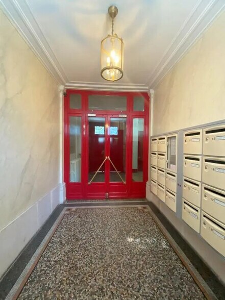 Bureau dans Paris à louer - Photo de l’immeuble – Image 2 sur 7