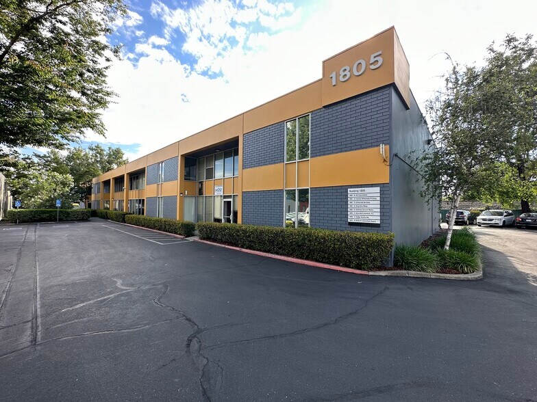 1805 Tribute Rd, Sacramento, CA à louer - Photo de l’immeuble – Image 3 sur 16