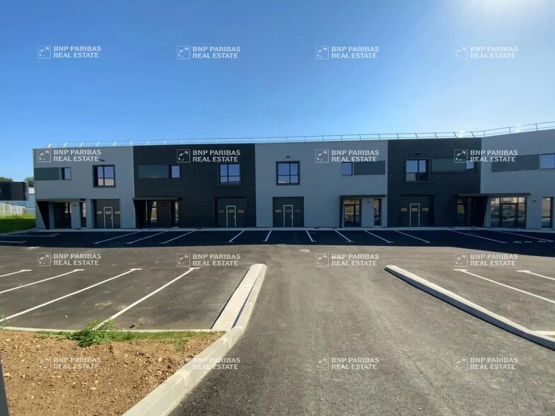 45 Boucle De La Ramée, Saint-Quentin-Fallavier à vendre - Photo de l’immeuble – Image 3 sur 16