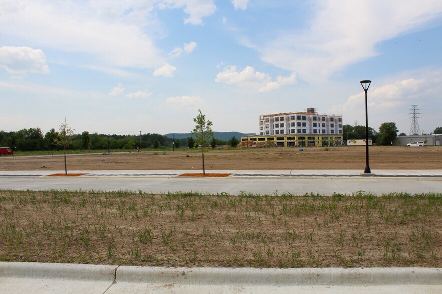 104 Causeway blvd, La Crosse, WI à louer - Photo de l’immeuble – Image 2 sur 13