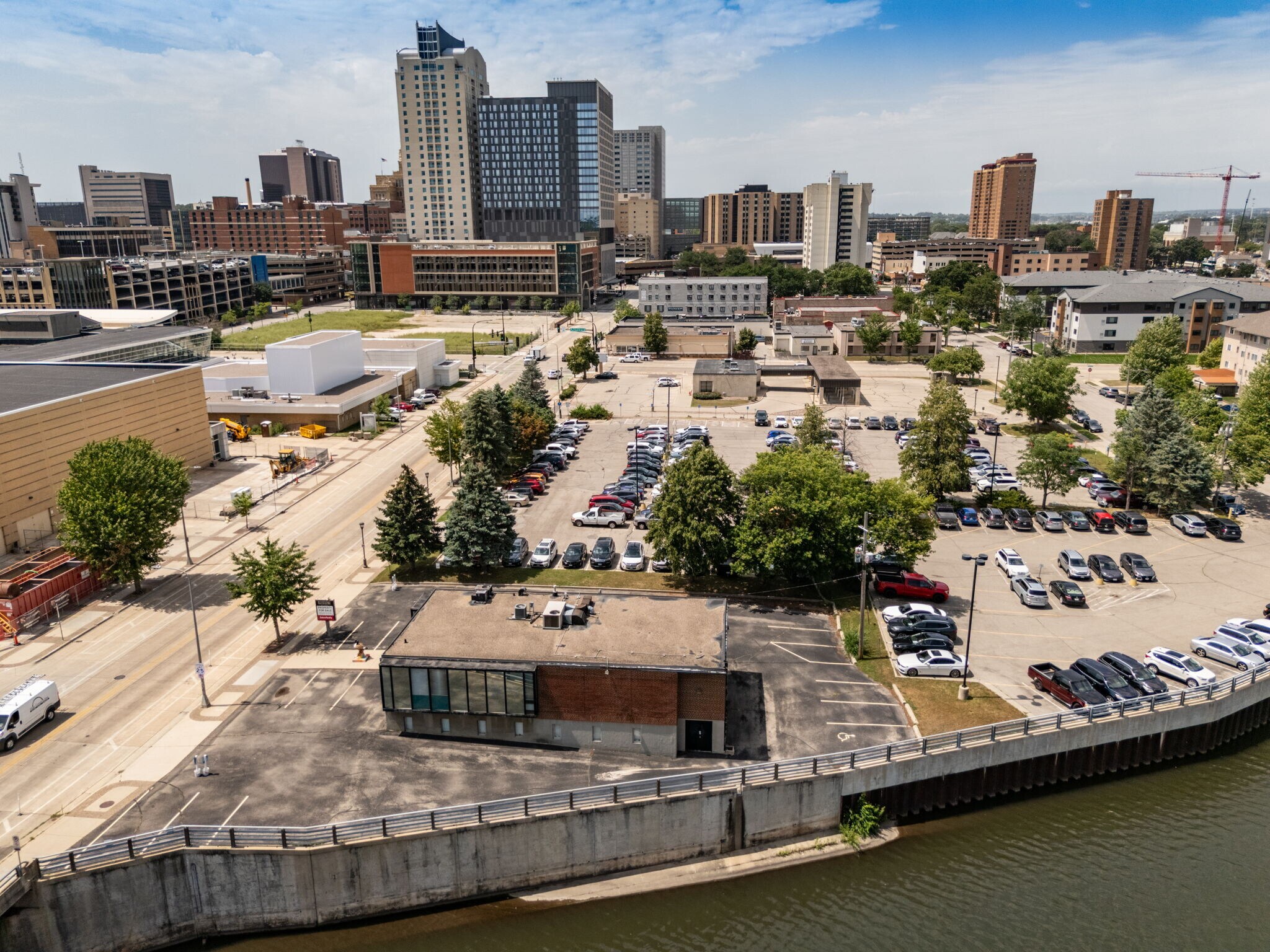 307 E Center St, Rochester, MN à vendre Photo principale– Image 1 sur 61