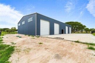 Plus de détails pour 114 W 1st St, Rockport, TX - Industriel/Logistique à vendre