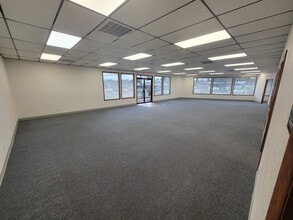 5002-5008 Commercial St SE, Salem, OR à louer Photo intérieure– Image 1 sur 6