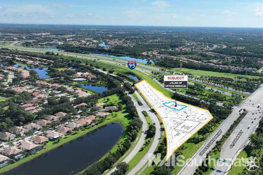 9265 SW Commerce Centre Dr., Port Saint Lucie, FL à louer - Photo de l’immeuble – Image 2 sur 6