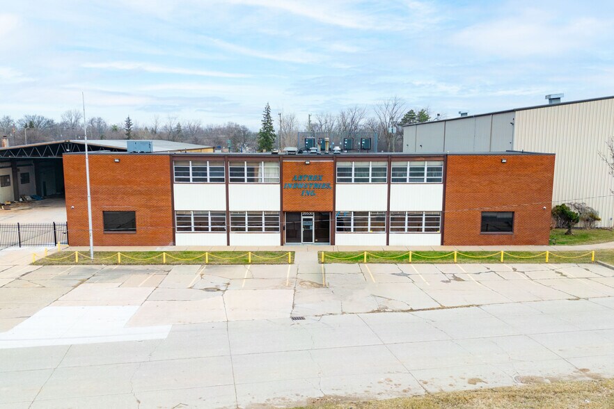28530 Reynolds St, Inkster, MI à vendre - Photo de l’immeuble – Image 2 sur 14