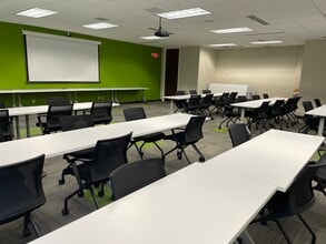 11492 Bluegrass Pky, Louisville, KY à louer Photo intérieure– Image 2 sur 4