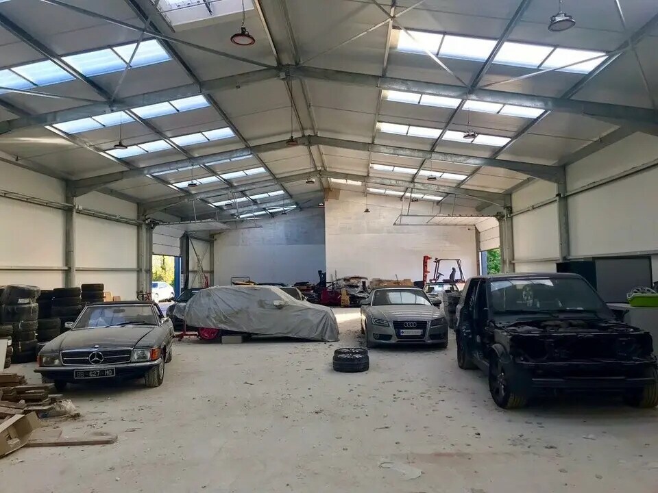 Local d'activités dans Le Mesnil-en-Thelle à vendre Photo de l’immeuble– Image 1 sur 2