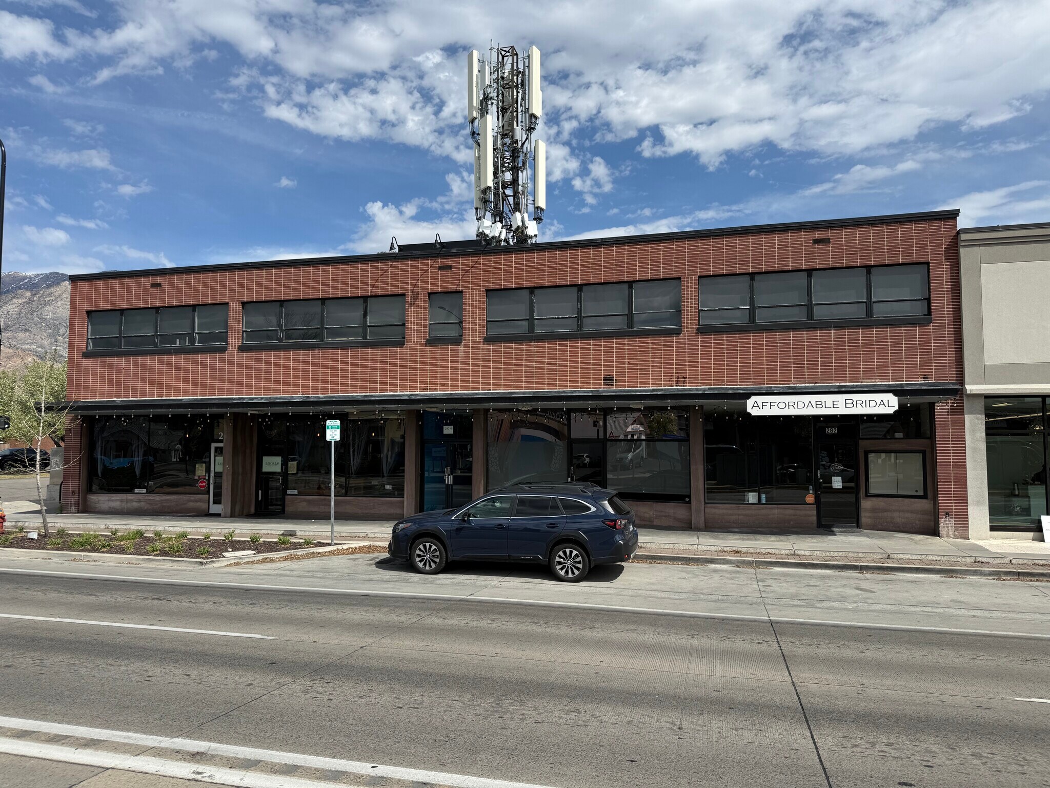 282-296 N University Ave, Provo, UT à louer Photo principale– Image 1 sur 11