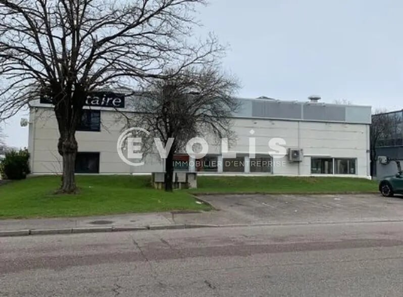 5 Rue Du Mont-Blanc, Corbas à louer - Photo de l’immeuble – Image 2 sur 10