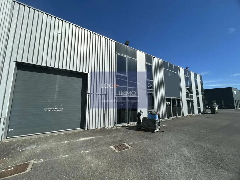 Local d’activités dans Gradignan à louer - Photo de l’immeuble – Image 2 sur 12