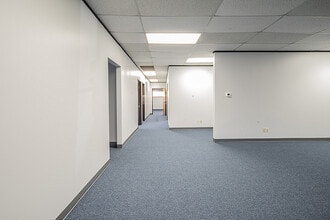 1611 N Interstate 35E, Carrollton, TX à louer Photo intérieure– Image 2 sur 9