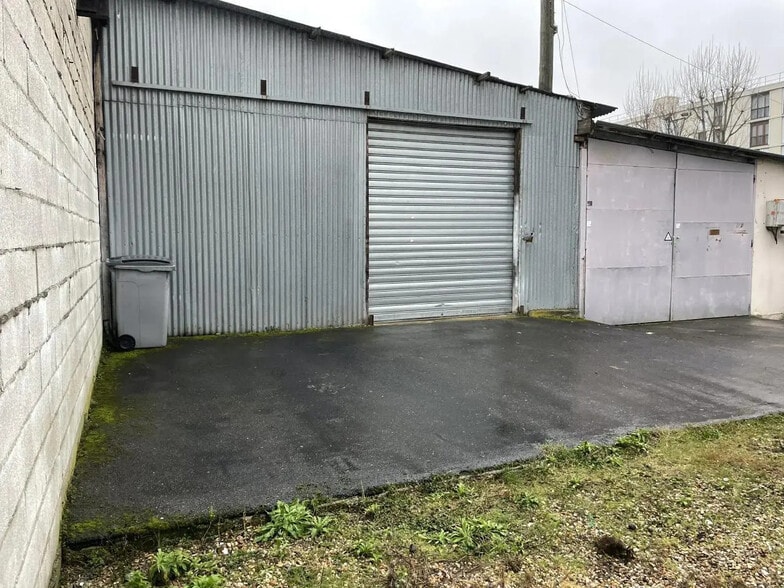 120 Avenue Félix Faure, Nanterre à louer - Photo de l’immeuble – Image 1 sur 6