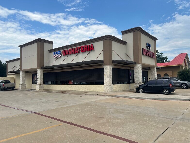 705 N Alexander Dr, Baytown, TX à vendre - Photo de l’immeuble – Image 1 sur 7
