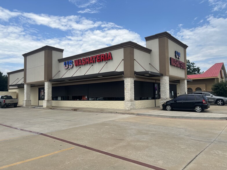 705 N Alexander Dr, Baytown, TX à vendre - Photo de l’immeuble – Image 2 sur 7
