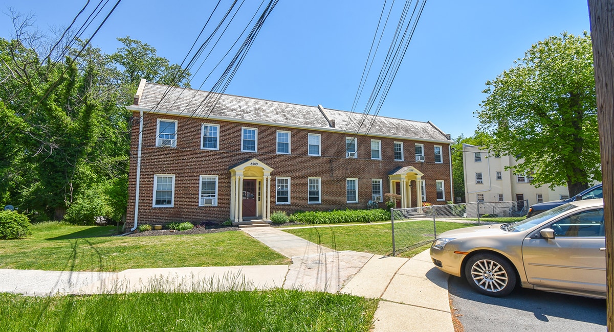 8209 Schrider St, Silver Spring, MD à vendre Photo principale– Image 1 sur 2