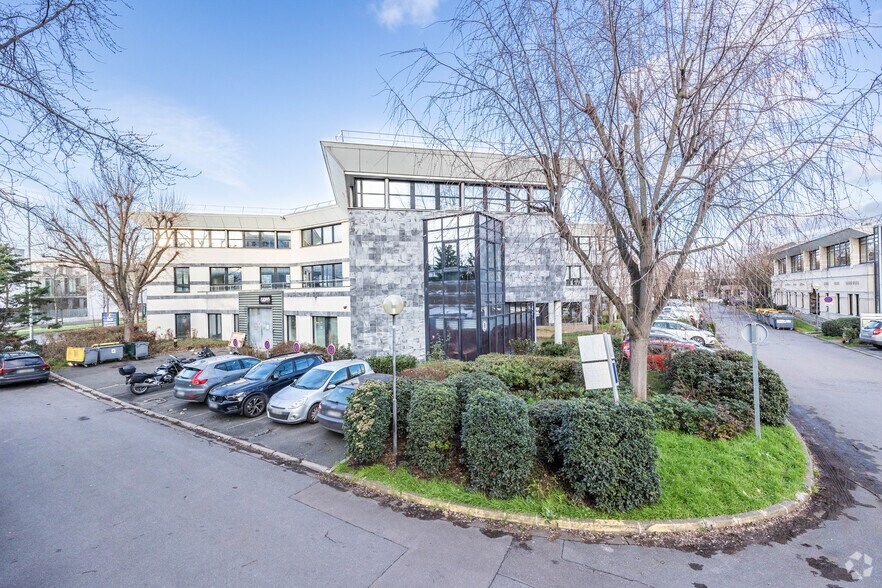Bureau dans Gennevilliers à louer - Photo de l’immeuble – Image 2 sur 3