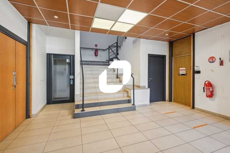 Bureau dans Gennevilliers à vendre - Hall d’entrée – Image 3 sur 14