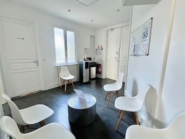 94 Rue Saint-Lazare, Paris à louer - Photo de l’immeuble – Image 2 sur 23