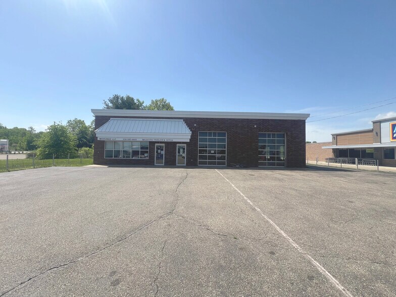 2122 W State St, Alliance, OH à louer - Photo de l’immeuble – Image 2 sur 6