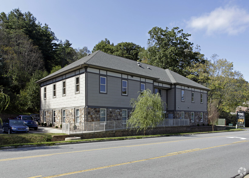 379 New Market Blvd, Boone, NC à louer - Photo principale – Image 1 sur 14
