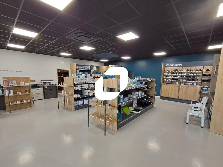 Local commercial dans Roncq à louer - Photo de l’immeuble – Image 3 sur 11