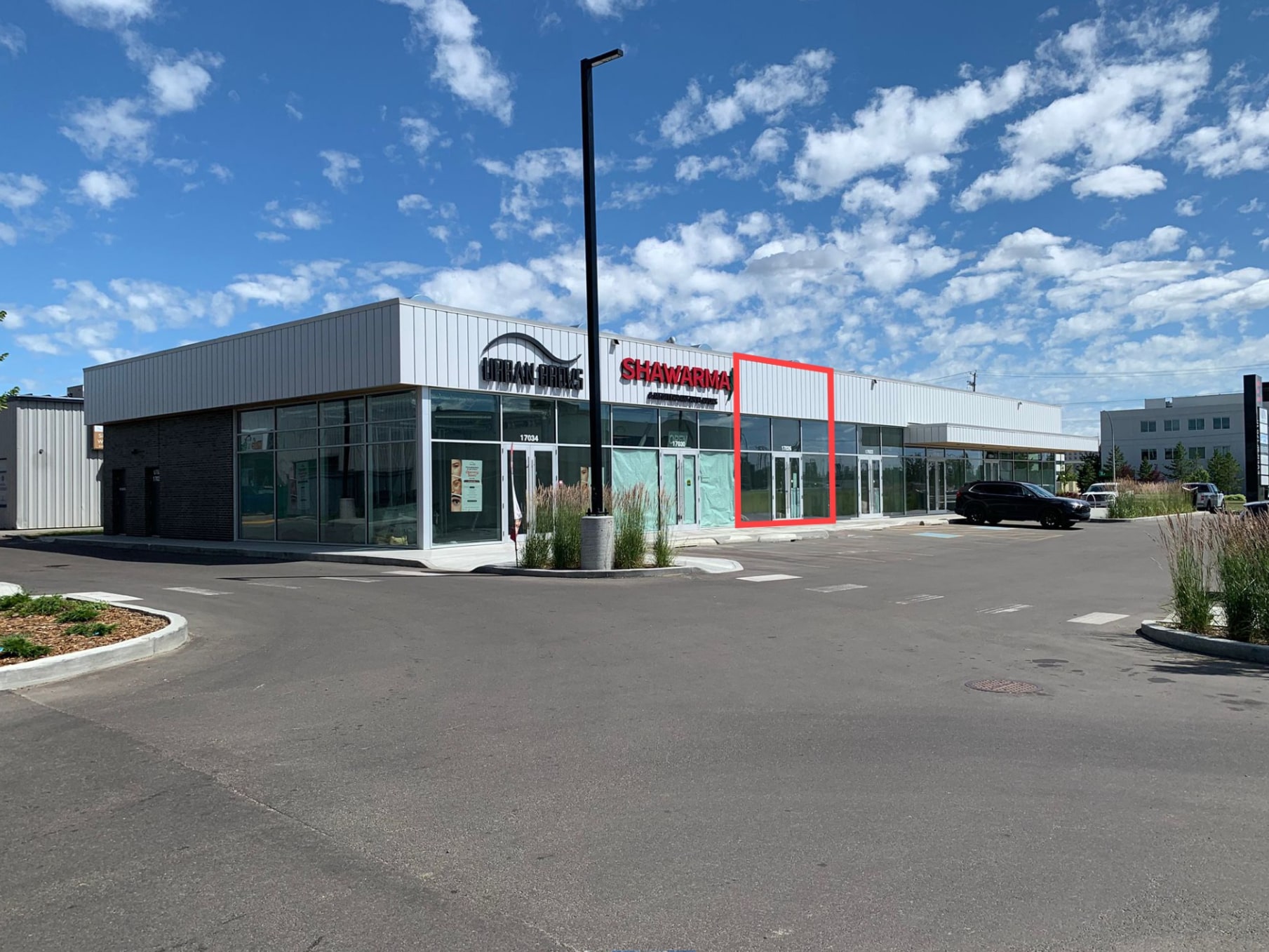 17004 107 Av NW, Edmonton, AB à louer Photo de l’immeuble– Image 1 sur 2