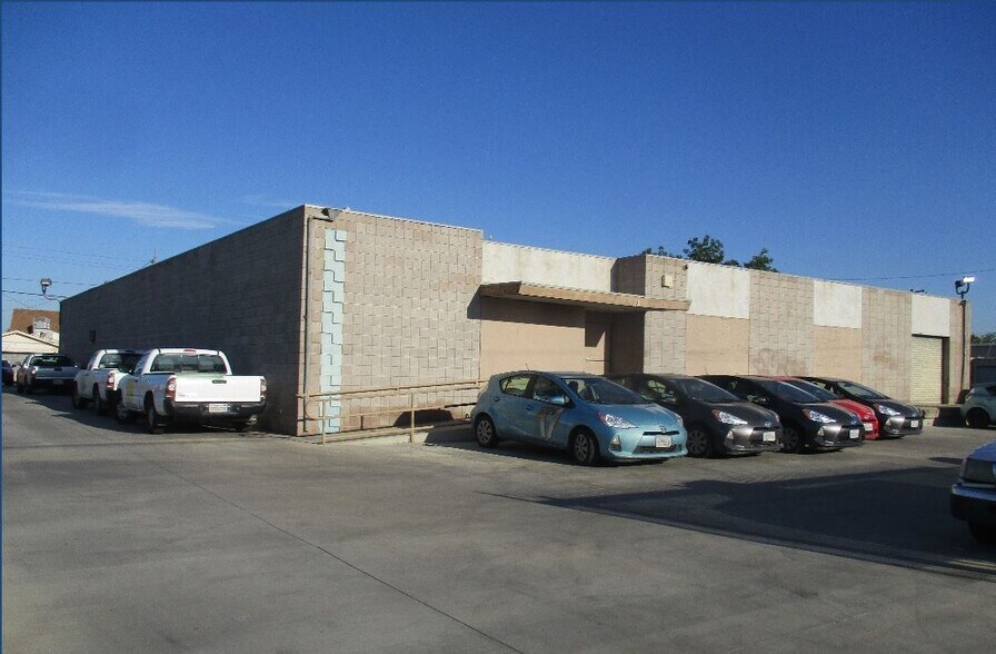 117 V St, Bakersfield, CA à louer - Photo de l’immeuble – Image 2 sur 20