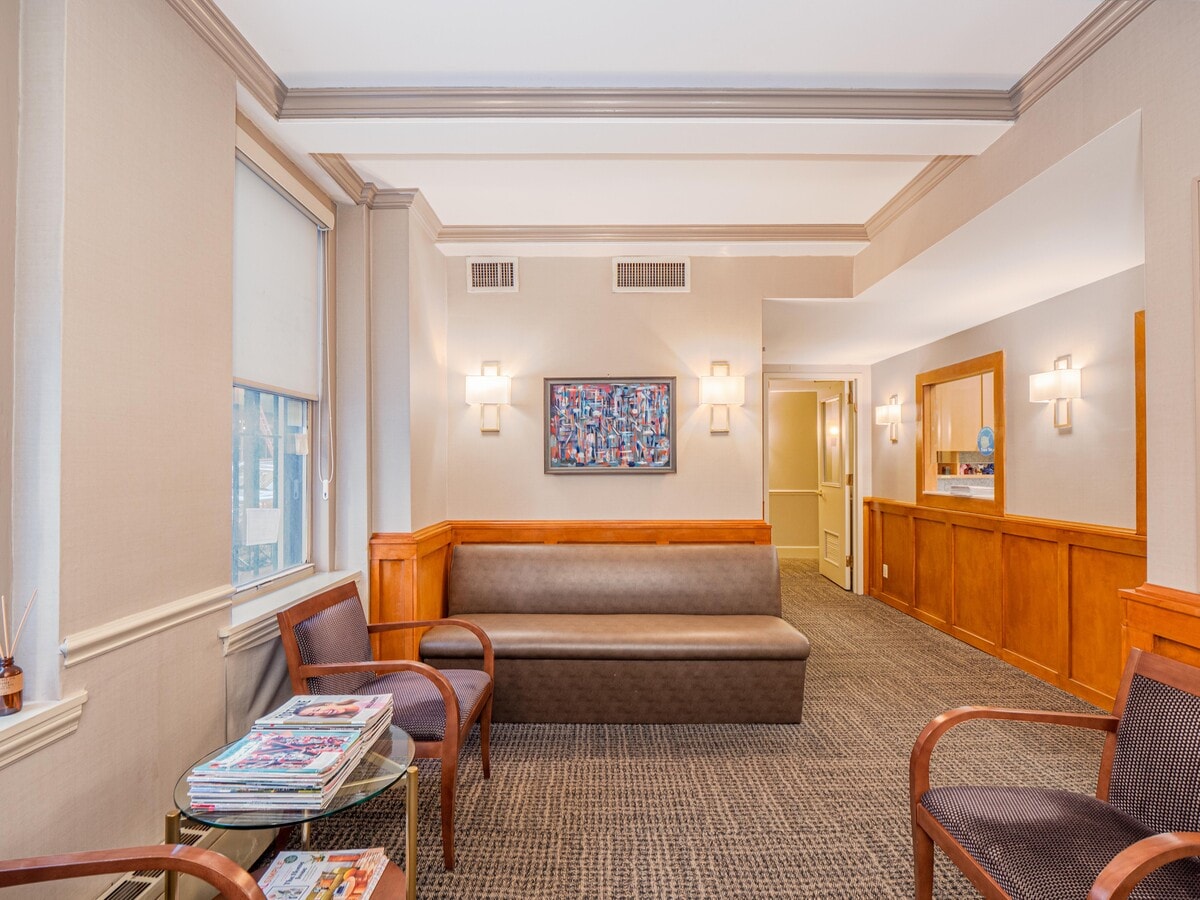 21 E 90th St, New York, NY 10128 - Lot 1A - - Photo intérieure - Image 2 of 8