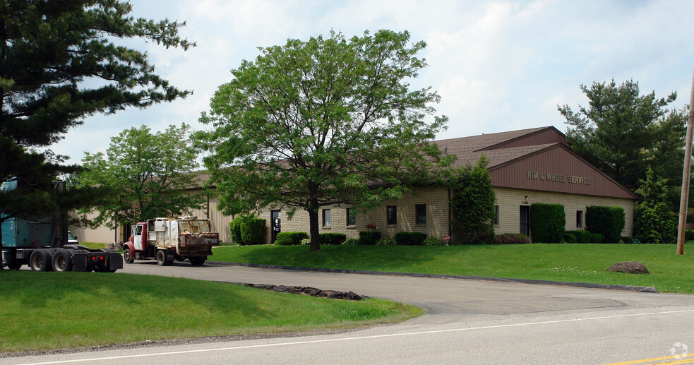4484 Allen Rd, Stow, OH à louer - Photo principale – Image 1 sur 9